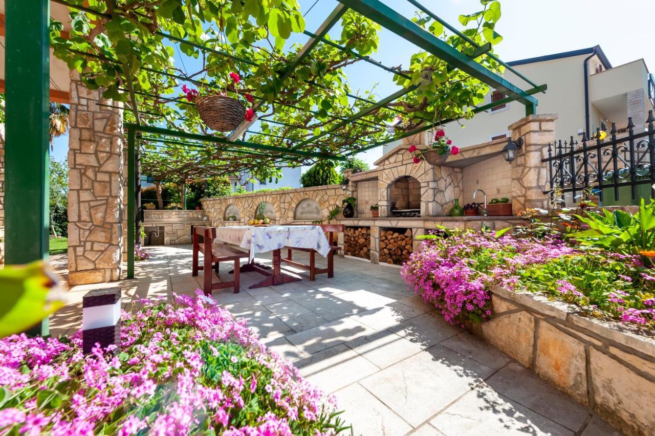 Apartments Villa Istria Ровинь Экстерьер фото